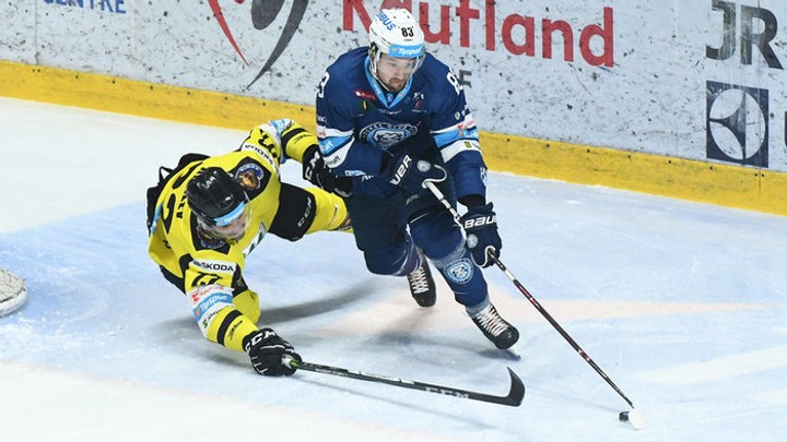 Konečne sa dočkali. Detva vypálila hokejový rybník v Nitre